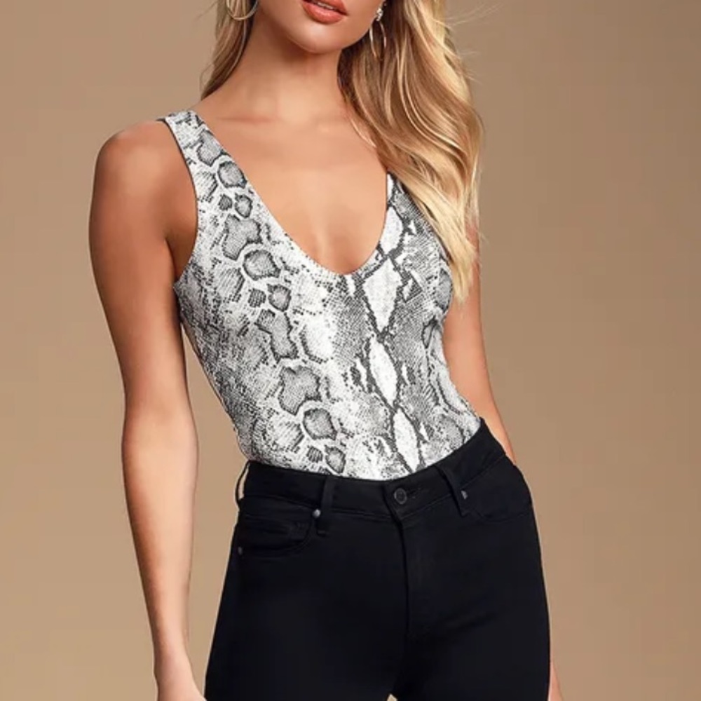NWOT Lulu’s Wildlife Black and White Snake Print Bodysuit